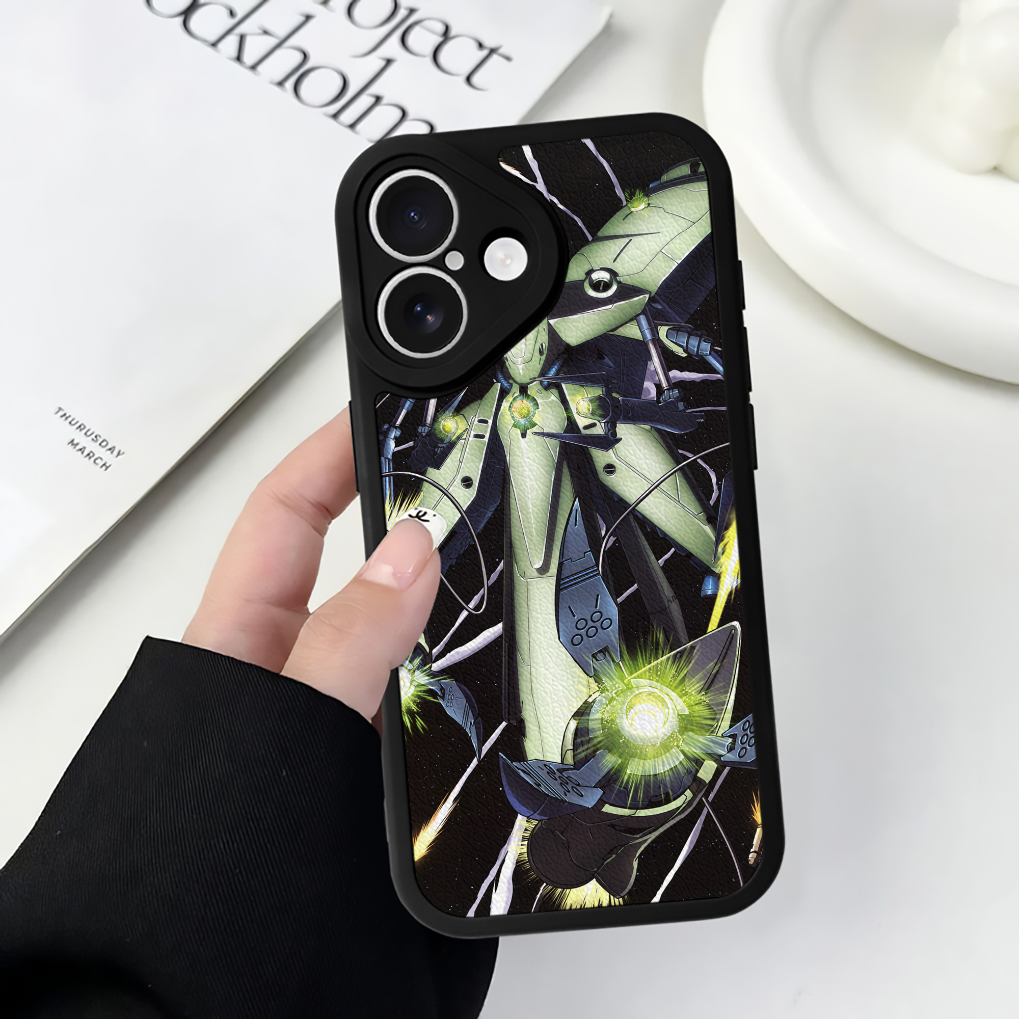 （画像用） 機動戦士ガンダム Mobile Suit Gundam 【iPhone 16シリーズ対応】シリコンスマホケース（レザー調） 材質：シリコン